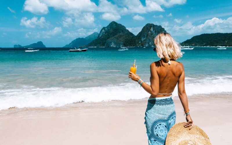 Come avere i capelli sempre ordinati anche al mare, con l’acconciatura giusta Image