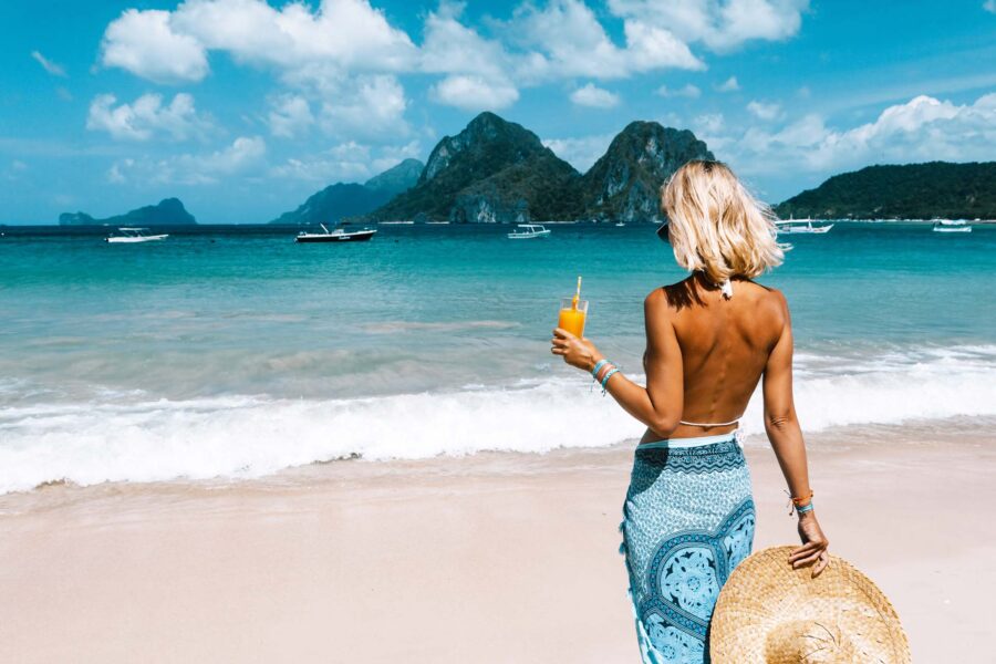 Come avere i capelli sempre ordinati anche al mare, con l’acconciatura giusta Image